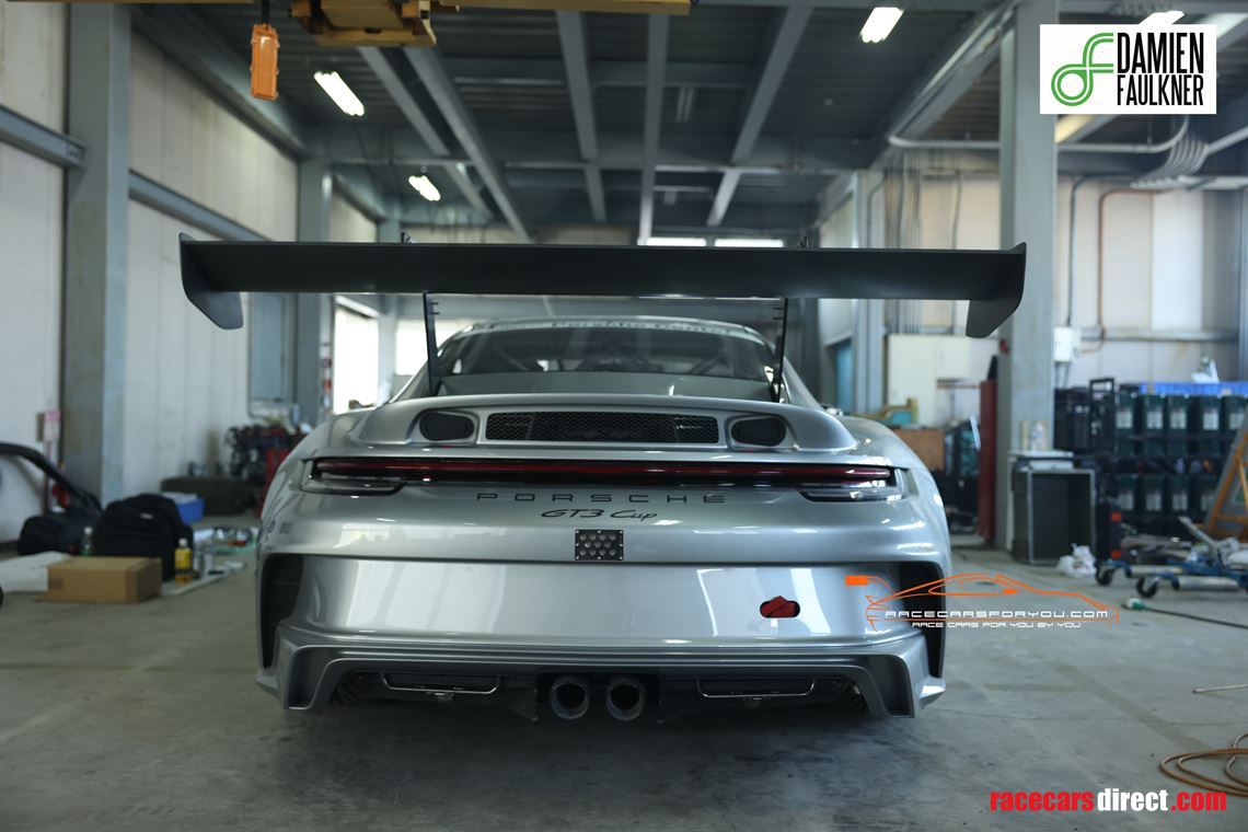 2022-porsche-992-gt3-cup-car