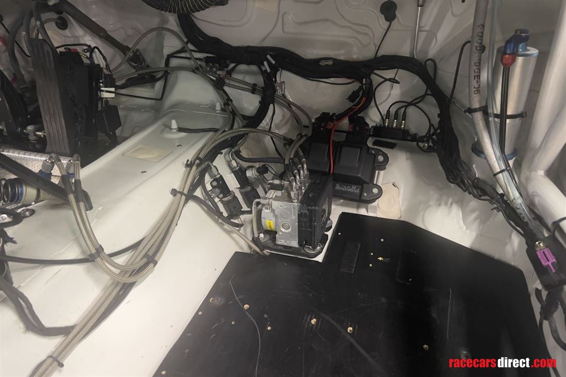 2019-cupra-tcr-sadev-gearbox