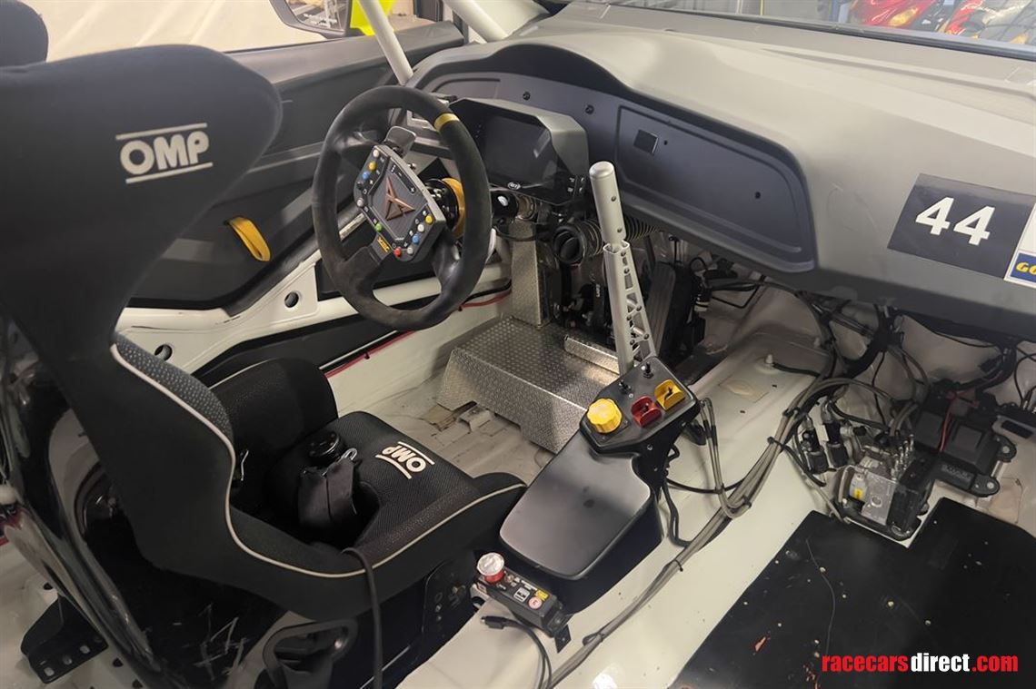 2019-cupra-tcr-sadev-gearbox