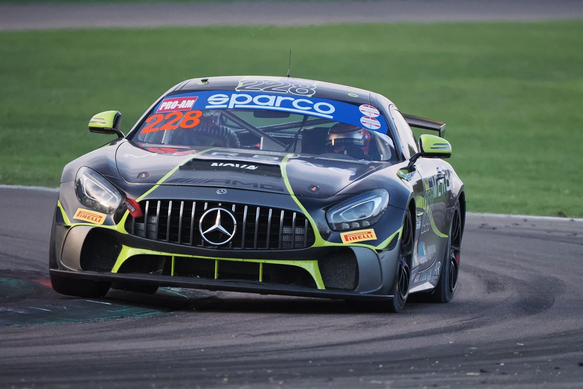 mercedes-amg-gt4-evo