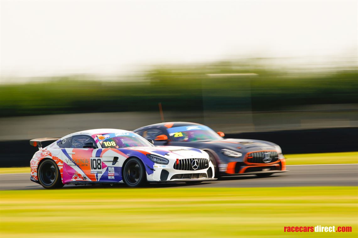 mercedes-amg-gt4-for-hire-with-race-support
