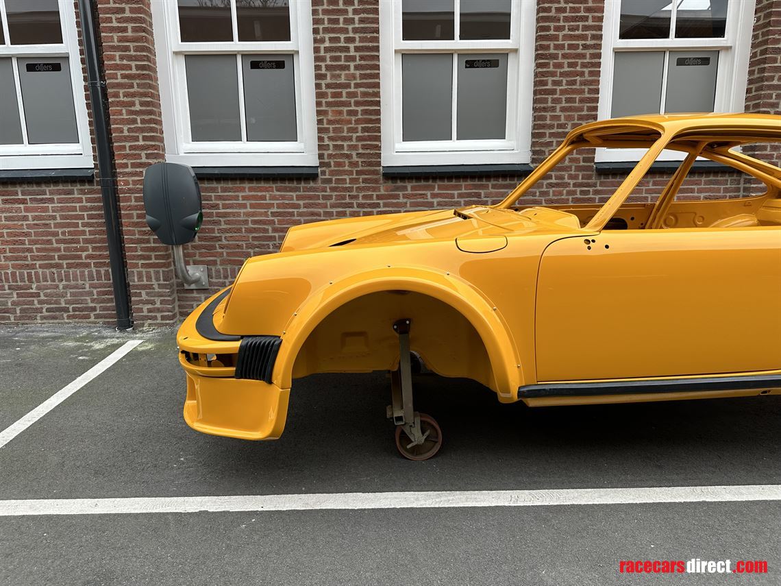 Racecarsdirect.com - Porsche 930/934 Race shell