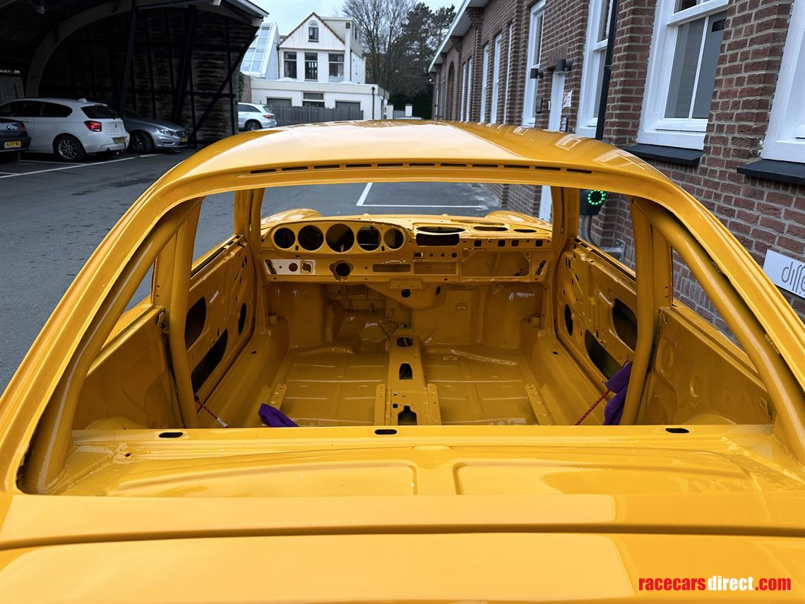 Racecarsdirect.com - Porsche 930/934 Race shell