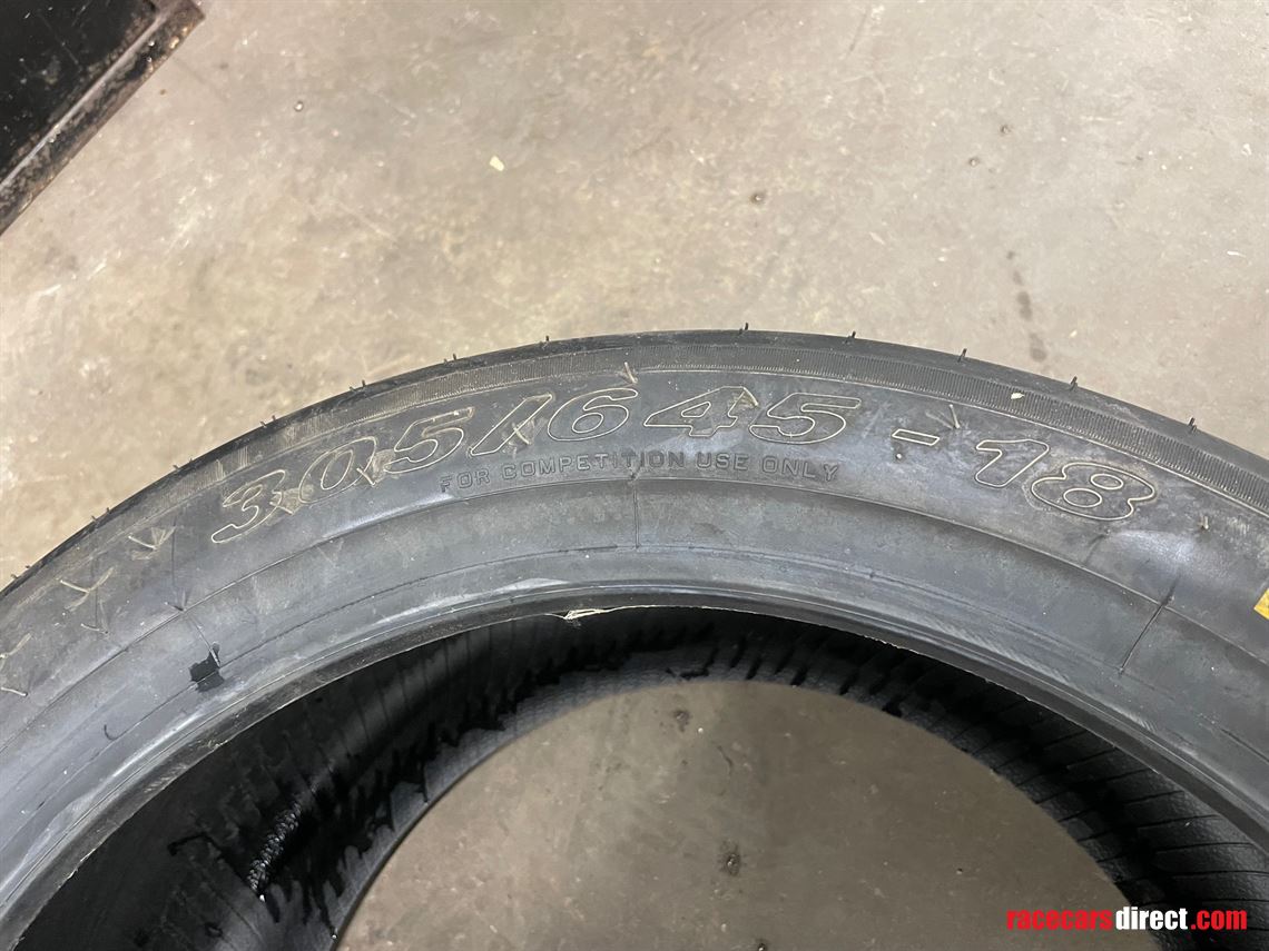 pirelli-p-zero-305645x18-dhb-slicks