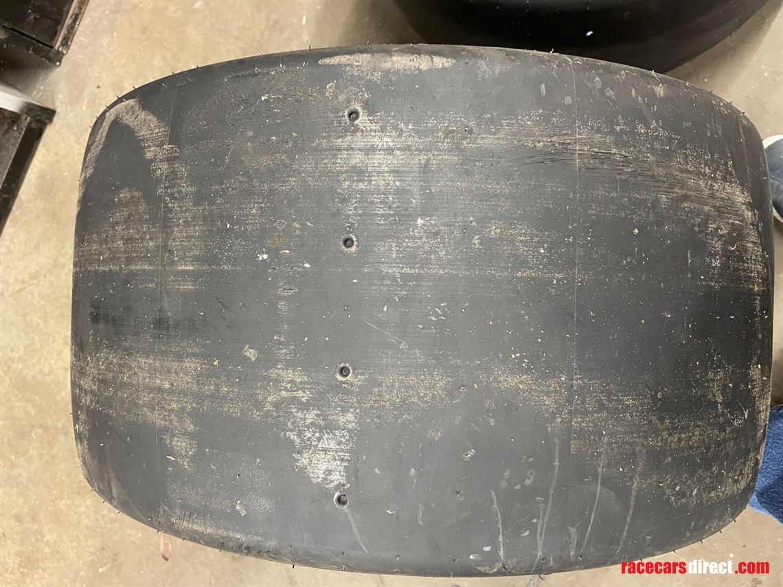 pirelli-p-zero-305645x18-dhb-slicks