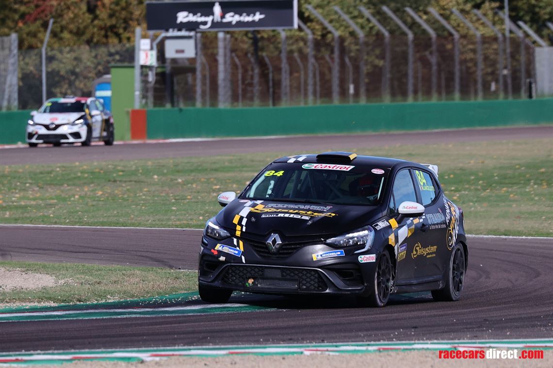 2-x-clio-cup-v-for-sale