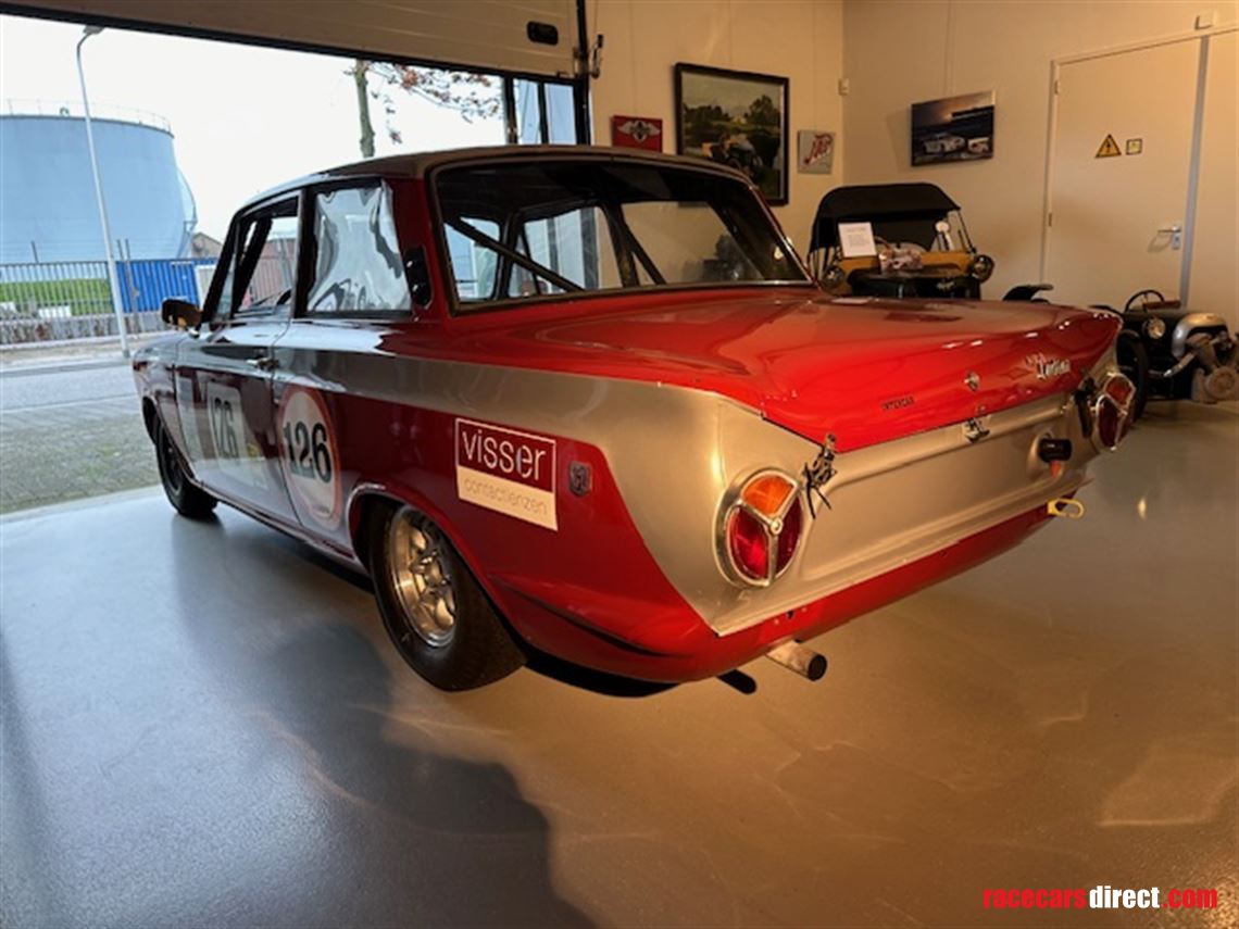 1965-ford-cortina-gt