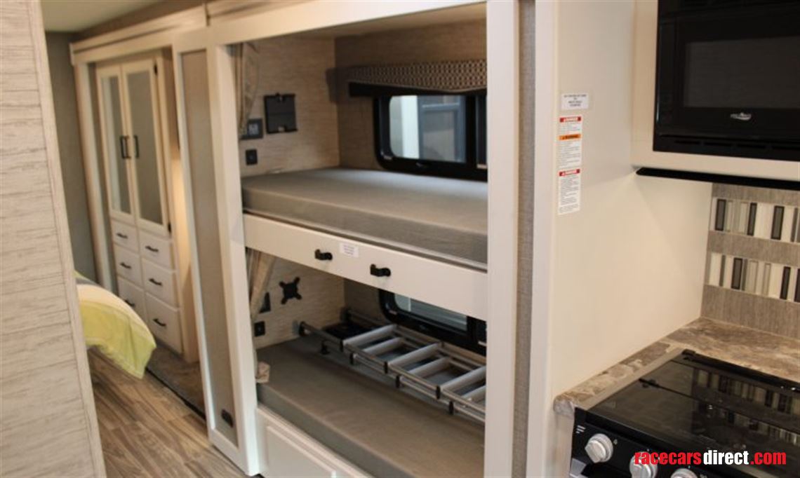 2021-thor-ace-323-bunkhouse