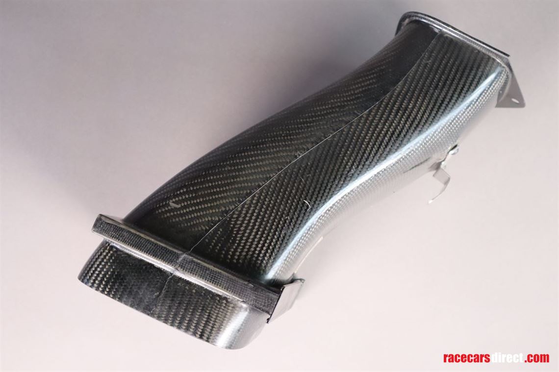 audi-stw-carbon-air-duct-collector-front-part