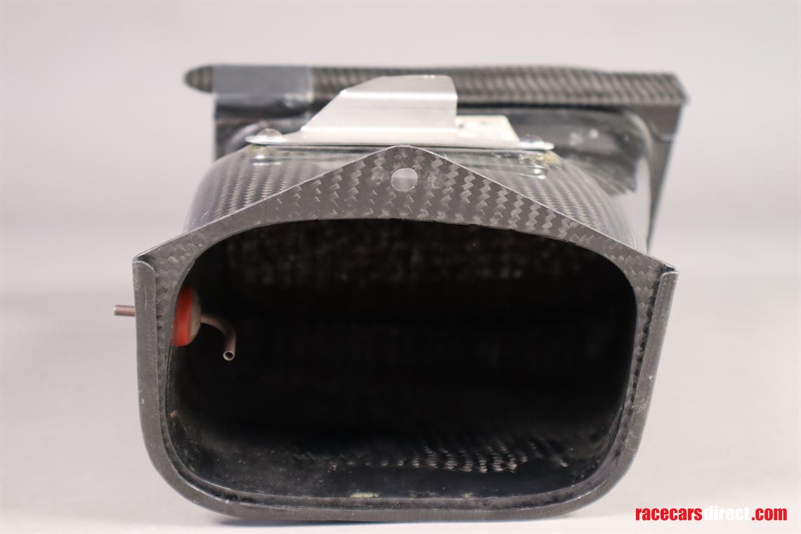 audi-stw-carbon-air-duct-collector-front-part