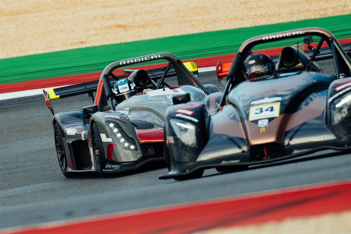 radical-sr10-race-seat-available-2-driver-or