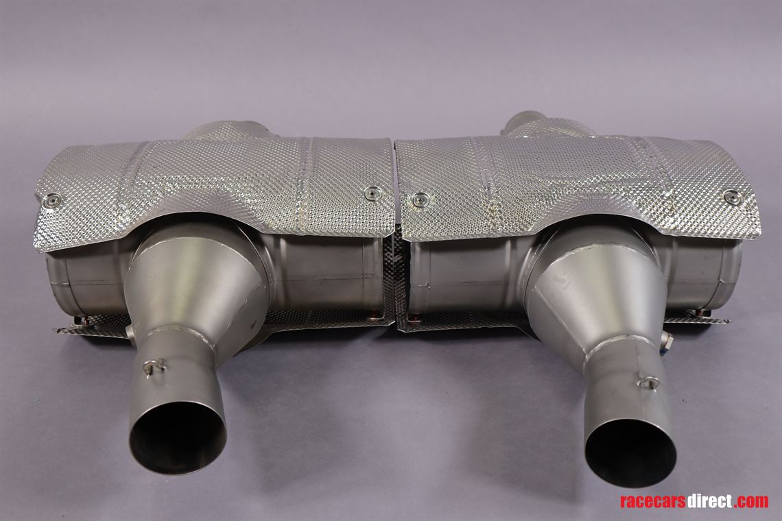 audi-r8-lms-gt3-rear-silencer-left-and-right