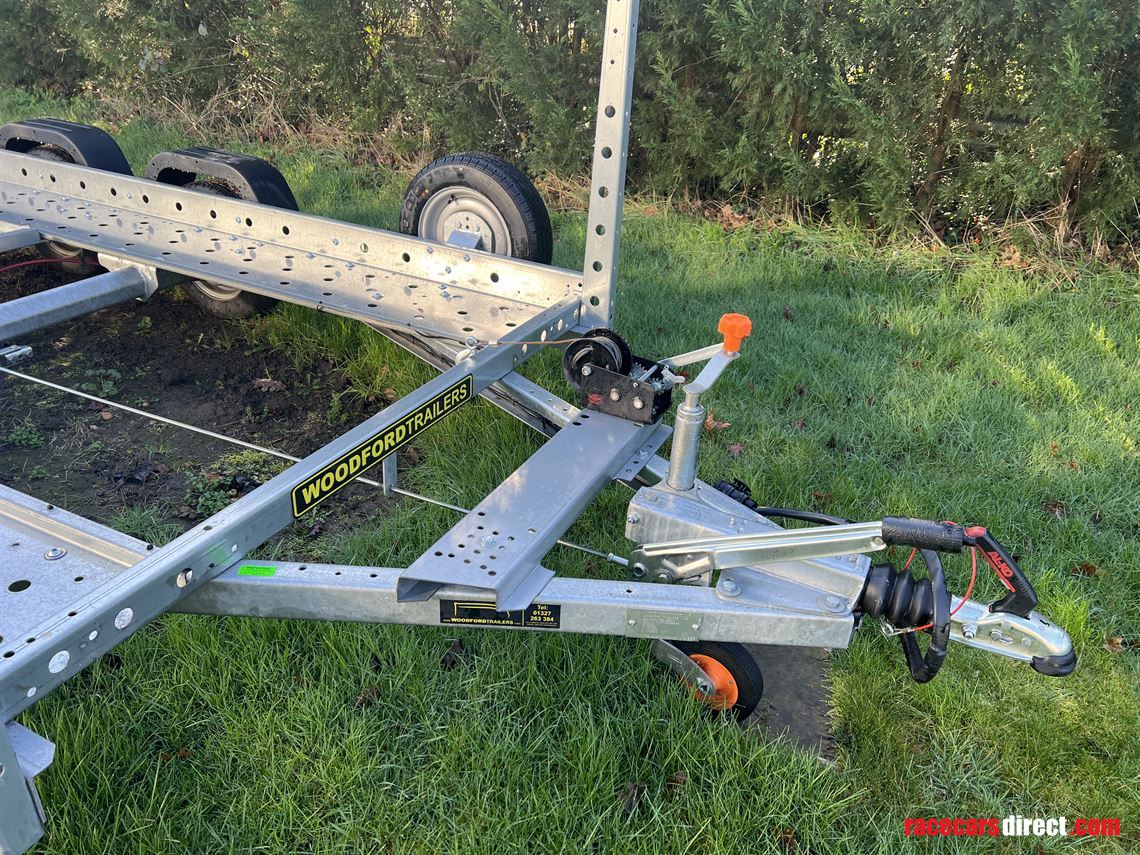 woodford-lightweight-trailer-with-tyre-rack