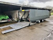 large-enclosed-trailer-with-integral-tail-lif
