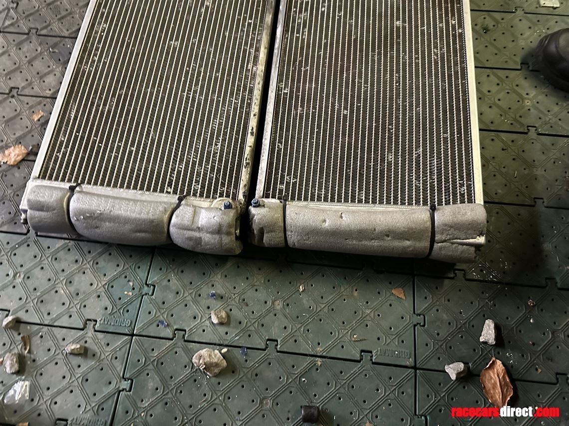 Racecarsdirect.com - 2 Sports car radiators from Jade