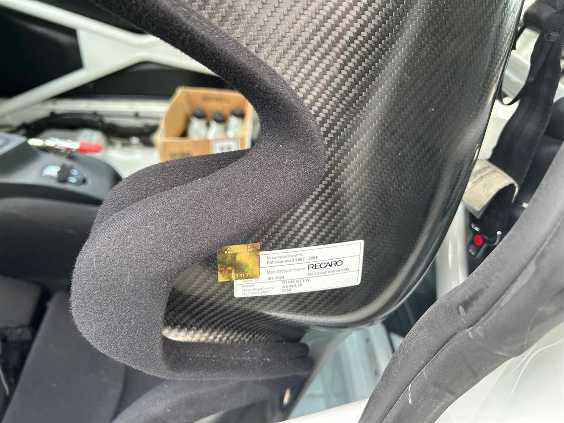 bmw-m2-cs-cup---450-hp-race-car-in-excellent