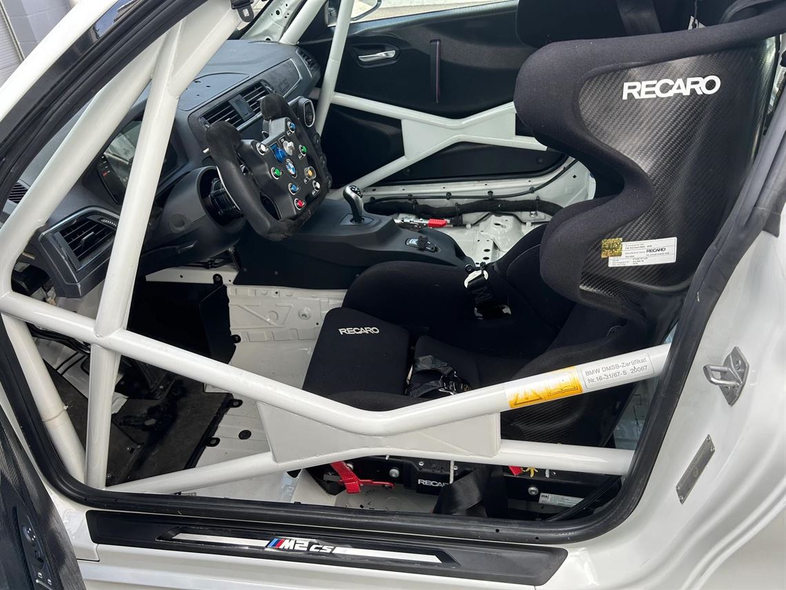 bmw-m2-cs-cup---450-hp-race-car-in-excellent