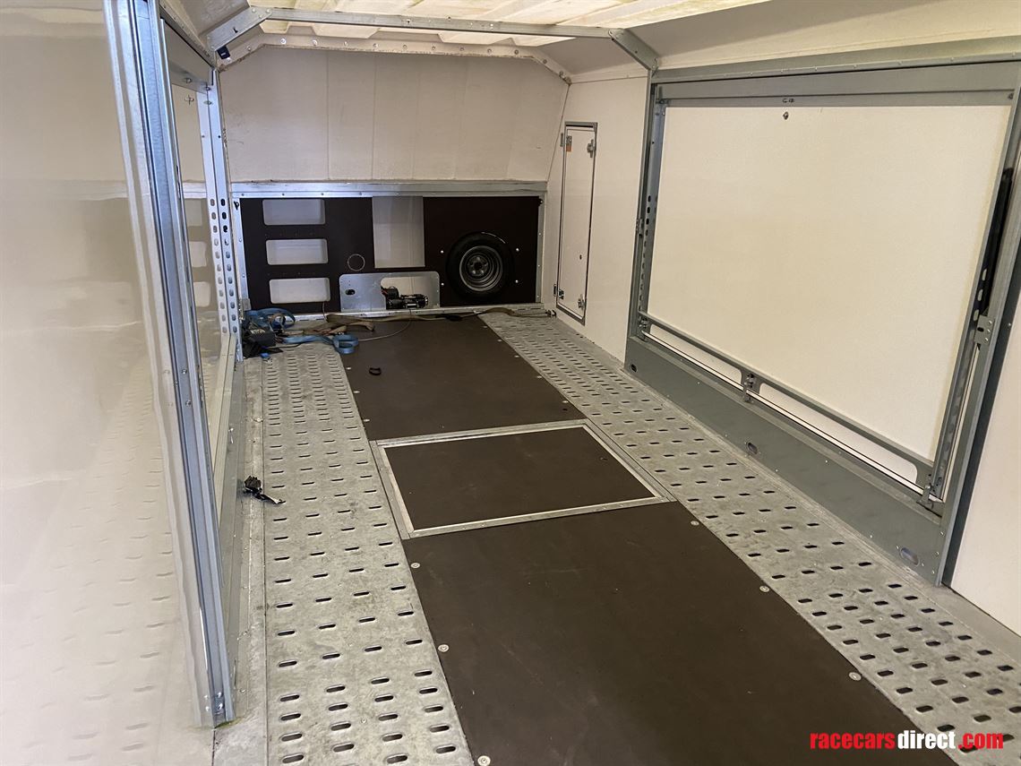 brian-james-race-sport-tarailer