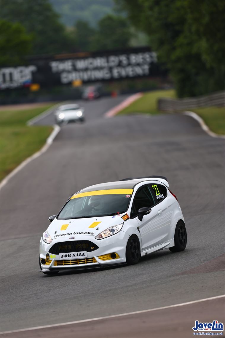 Racecarsdirect.com - Ford Fiesta ST180 race car