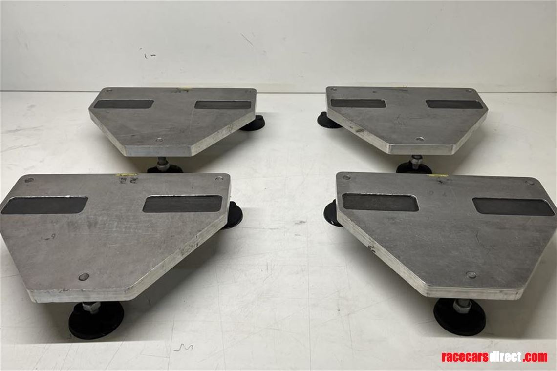 Racecarsdirect.com - Leveling platforms for hubstands.
