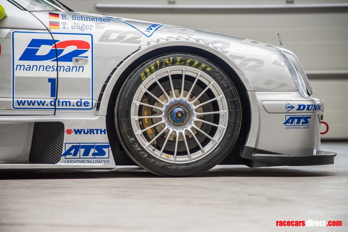 dtm-amg-mercedes-hwa-official-show-car