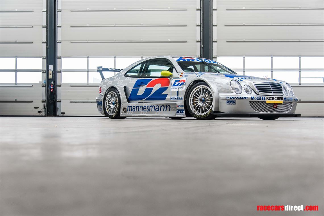 dtm-amg-mercedes-hwa-official-show-car