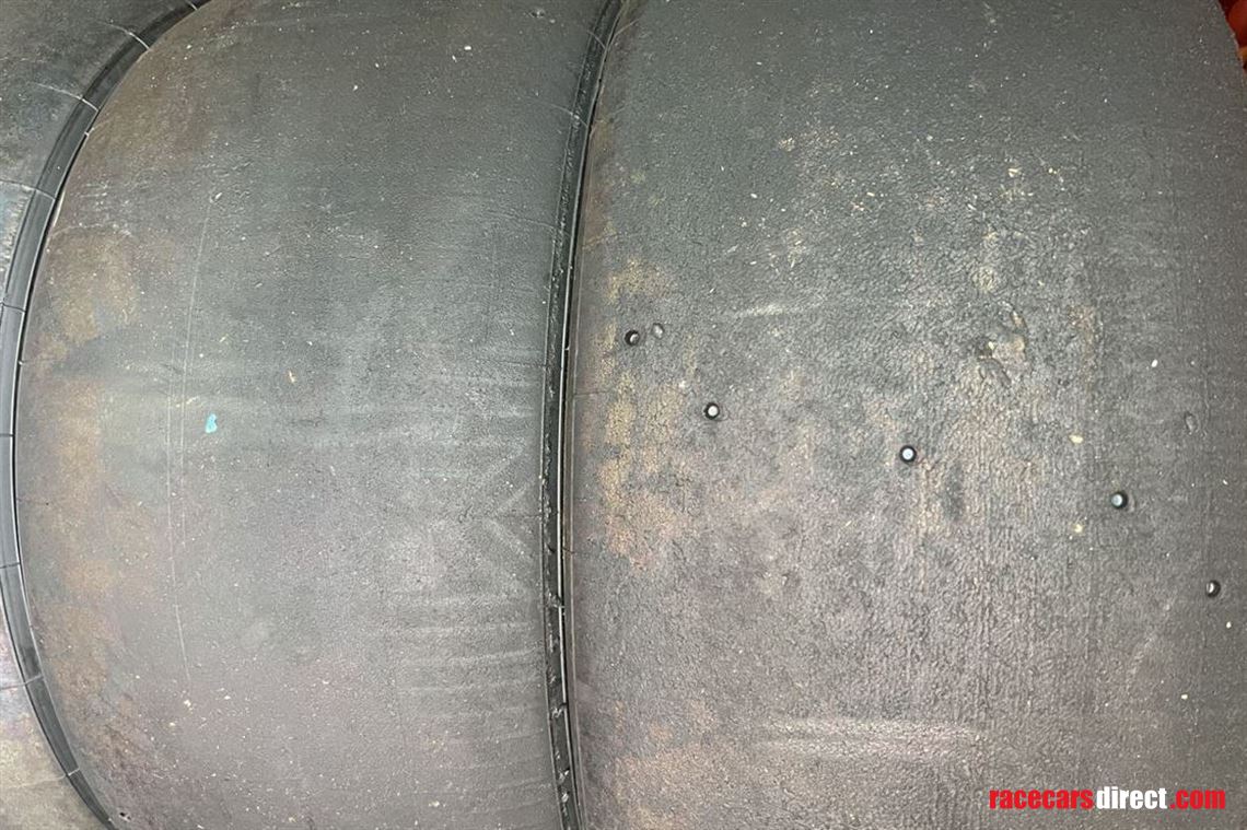 kumho-260660r18-used-slick-and-new-wet-tyres