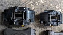 ginetta-g40-calipers-and-uprights