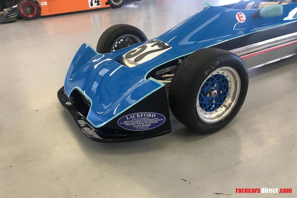 lola-t580-formula-ford-2000