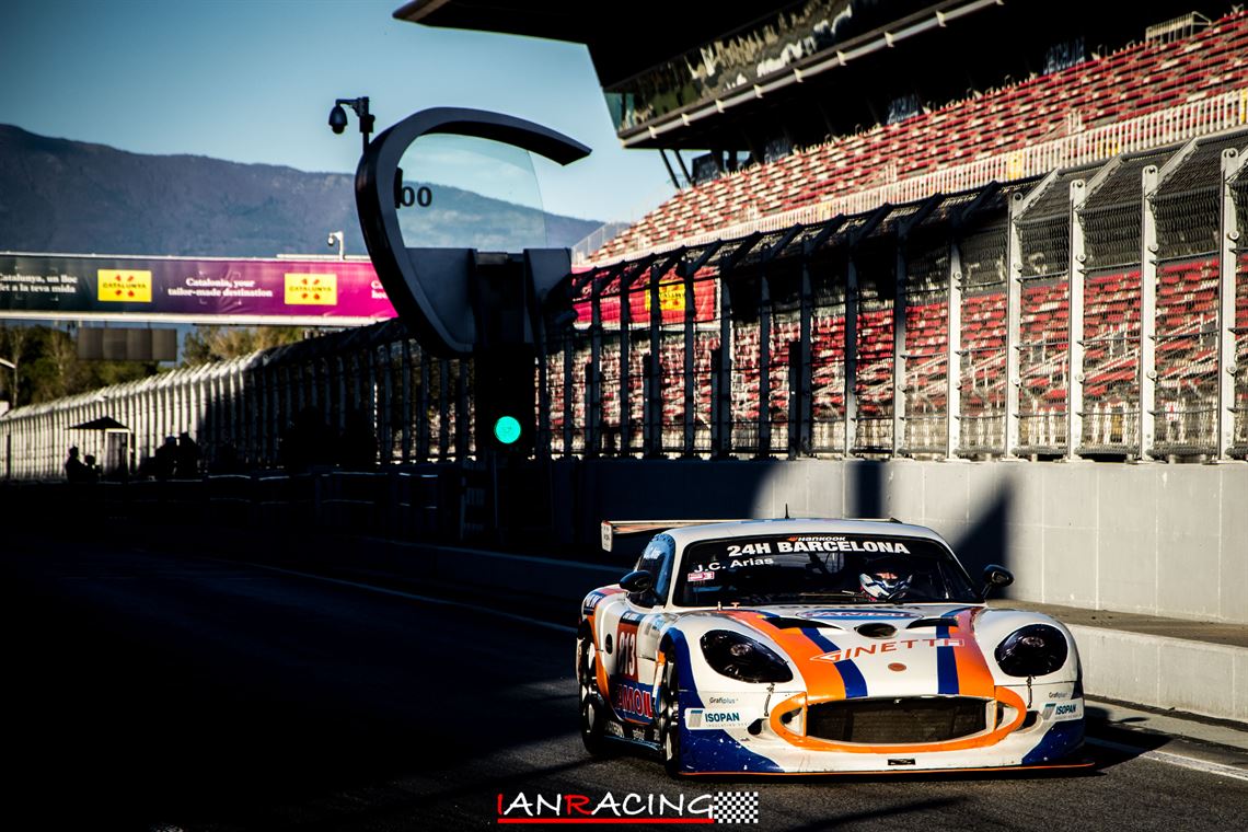 testing-in-barcelona-catalunya-track-ginetta