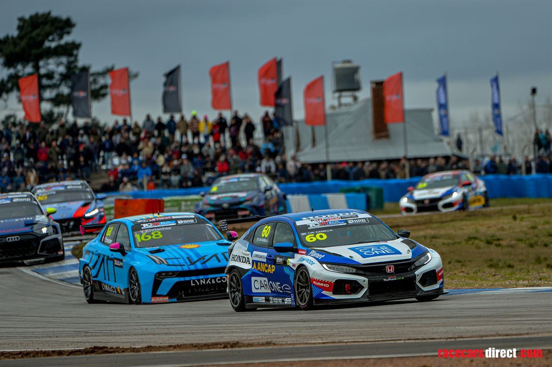 Racecarsdirect.com - Honda Civic TCR Ready to win