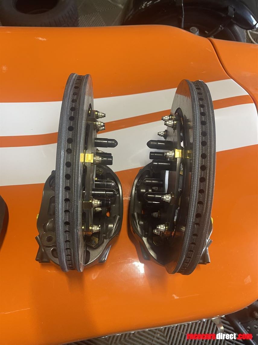Racecarsdirect Brembo Carbon Carbon Discs Calipers Pads racecarsdirect-brembo-carbon-carbon-discs-calipers-pads