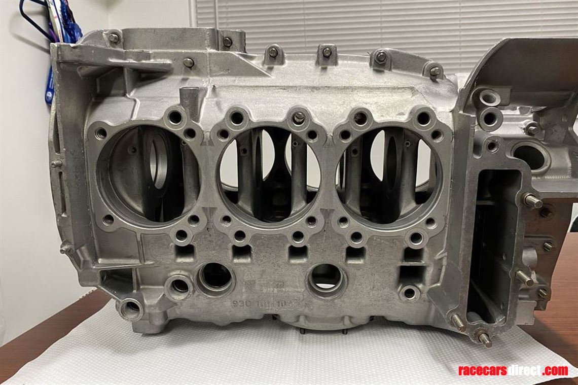 Racecarsdirect.com - Porsche 962 Factory Air engine Case