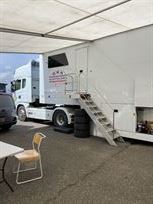 race-trailer-with-large-awning