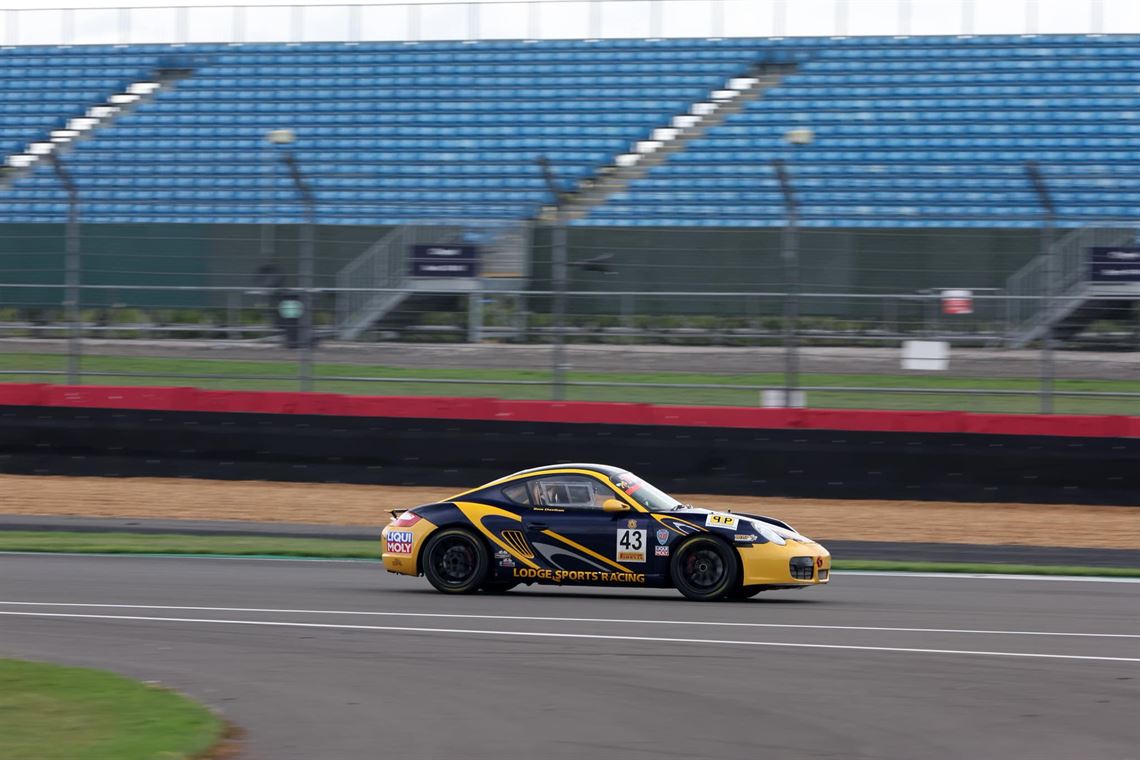 porsche-cayman-987-s-race-car