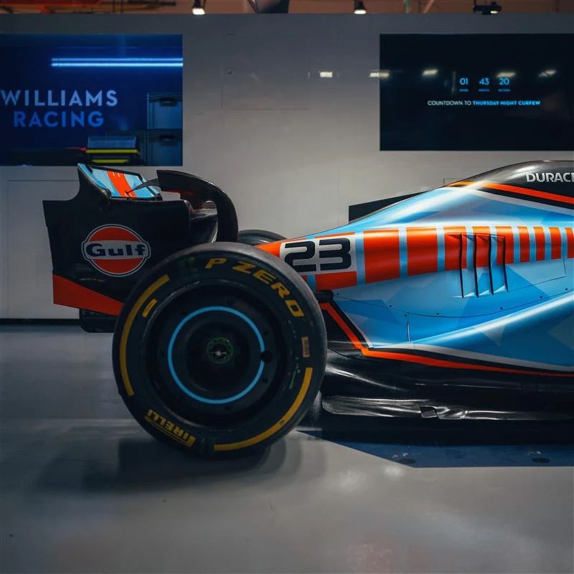 2023-williams-racing-fw45-official-show-car