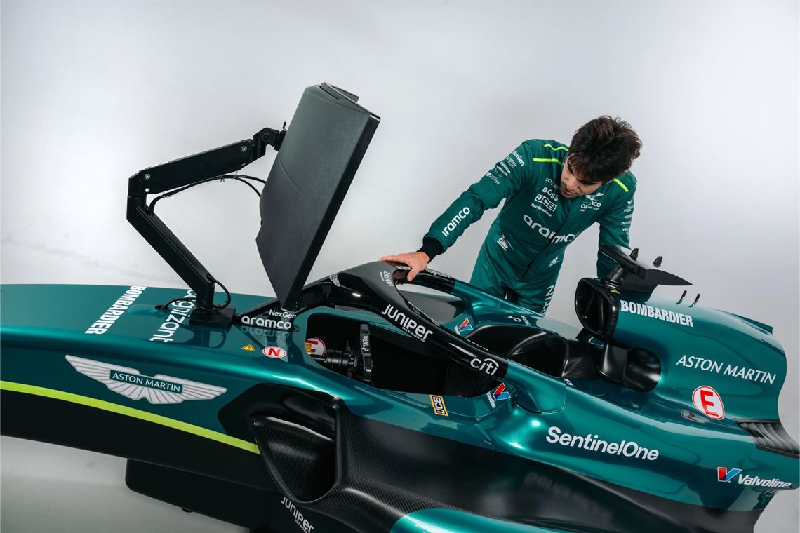 aston-martin-aramco-amr24-f1-team-simulator