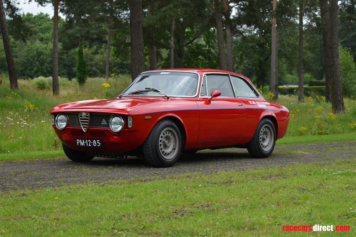 1967-alfa-romeo-gt-junior-in-gta-looks-with-2