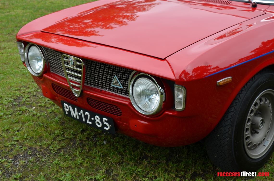 1967-alfa-romeo-gt-junior-in-gta-looks-with-2