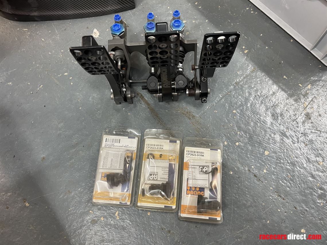 Racecarsdirect.com - AP Racing Floor Mounted Pedal Box