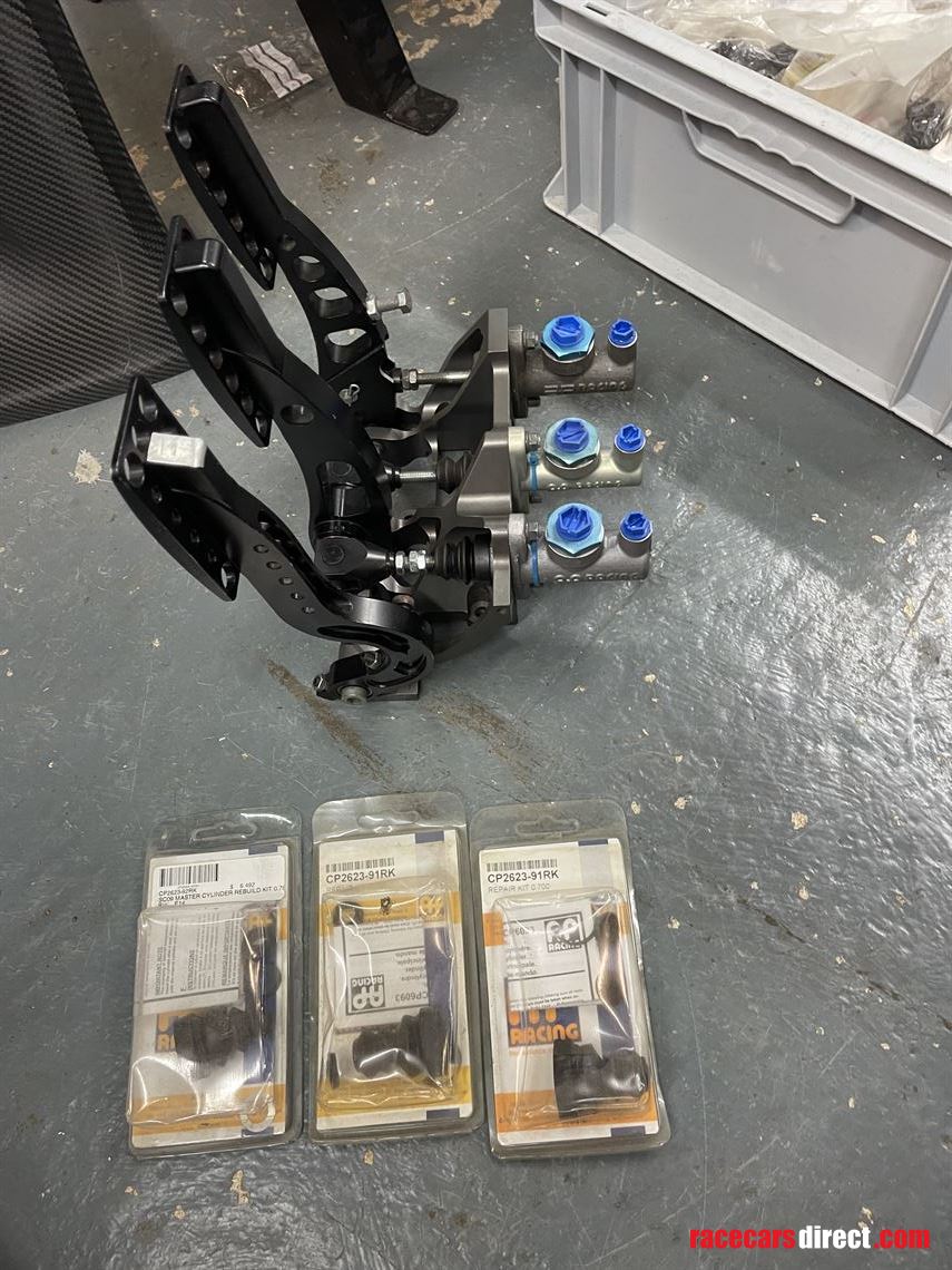 Racecarsdirect.com - AP Racing Floor Mounted Pedal Box