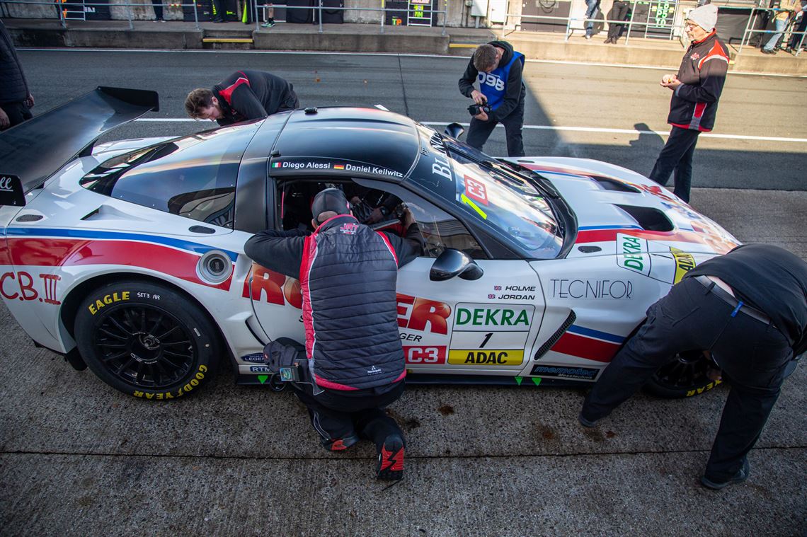 2013-adac-gt-masters-winning-corvette-gt3