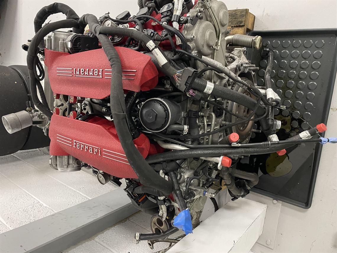 ferrari-488-challenge-engine