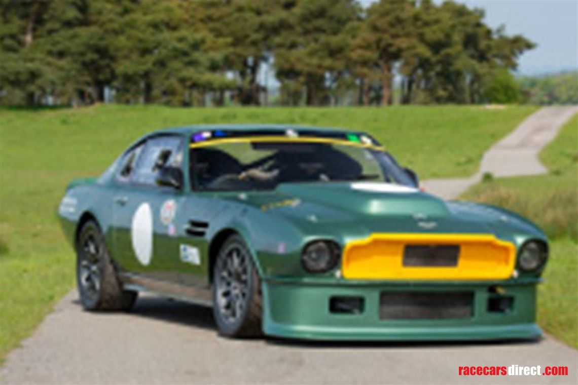 aston-martin-v8-racecar