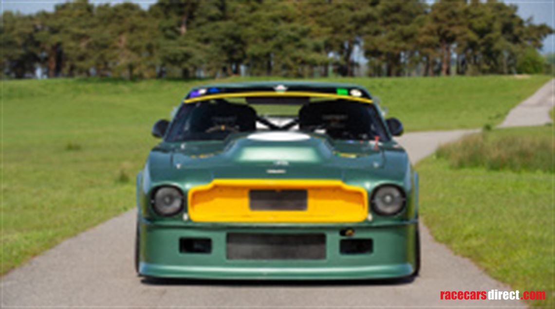 aston-martin-v8-racecar