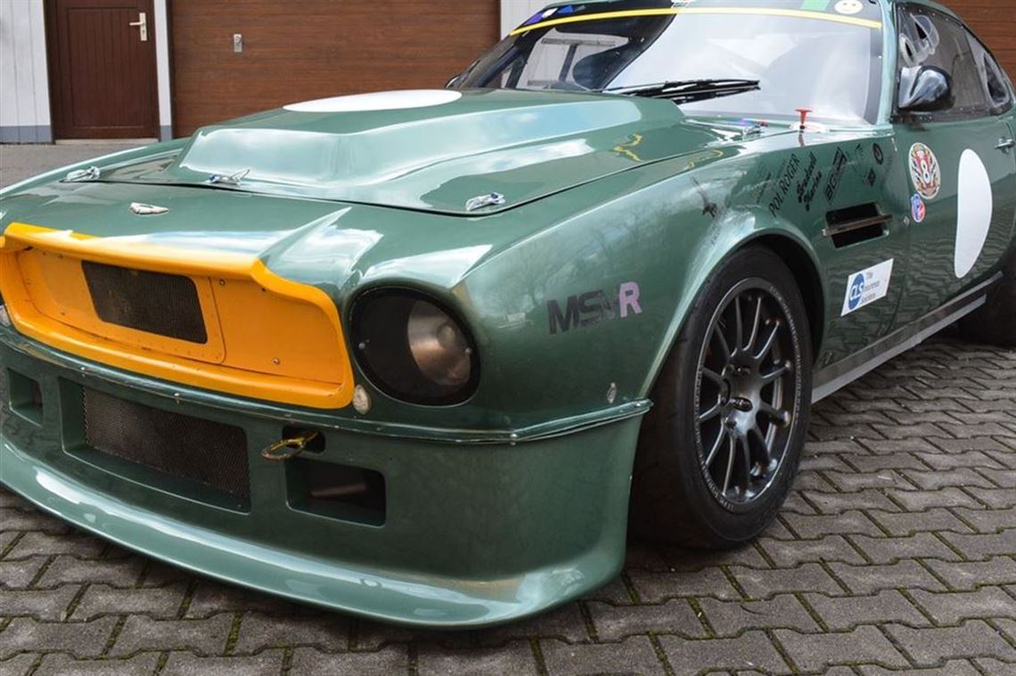 aston-martin-v8-racecar