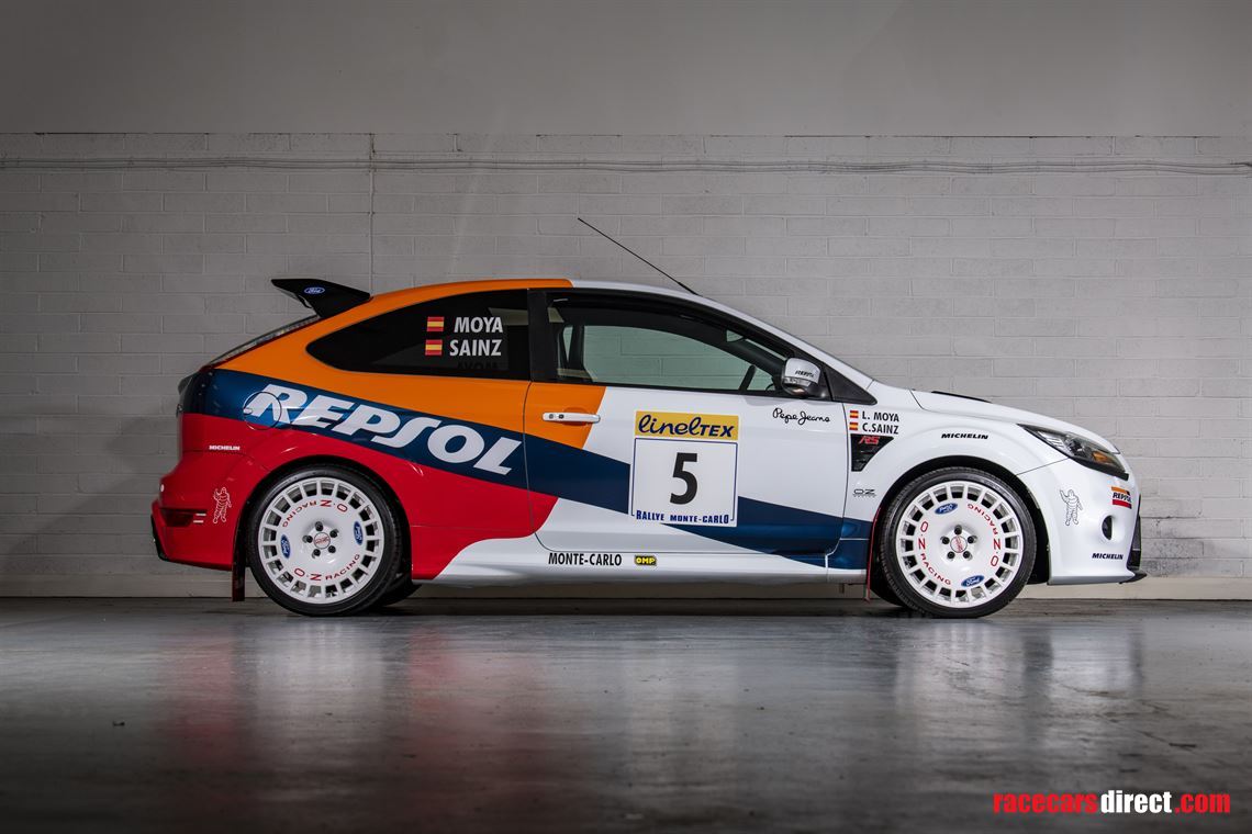 2010-ford-focus-rs-mk2---repsol-tribute