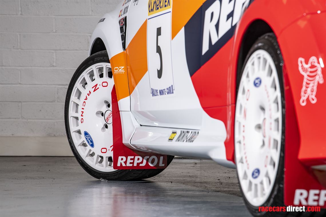 2010-ford-focus-rs-mk2---repsol-tribute