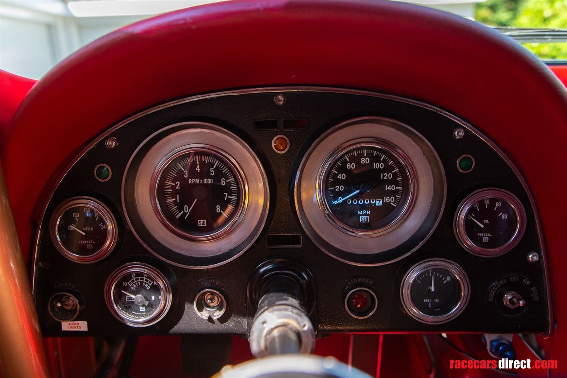 1965-chevrolet-corvette-c2-sting-ray-fia-race