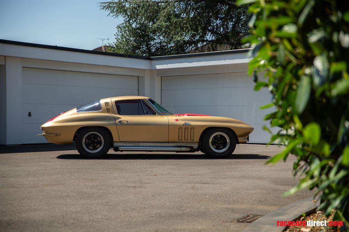 1965-chevrolet-corvette-c2-sting-ray-fia-race